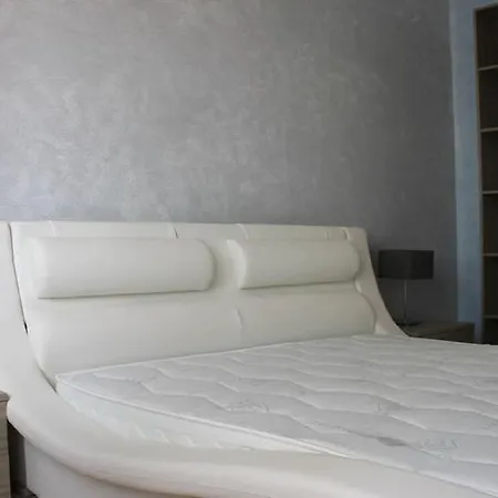 Apartment President *